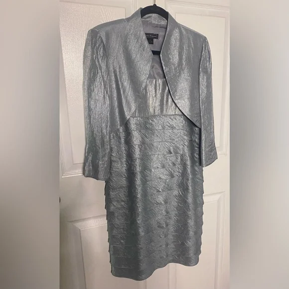 Jessica Howard Stunning Silver Dress with jacket 12P - Picture 10 of 10